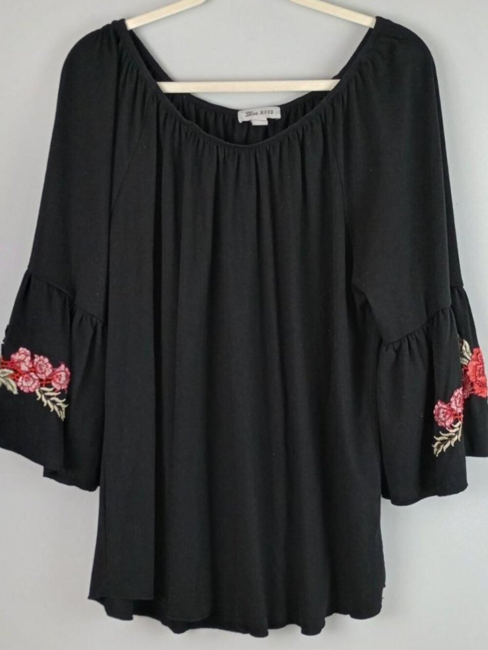 Blue Mood Women 2X Black Red Floral Embroidery 3/4 Bell Sleeve Swoop Neck Blouse